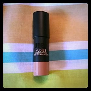 Nudestix Nudies in Light (3)